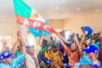 PDP Candidate, Accord Aspirant Lead Mass Defection to APC in Oyo