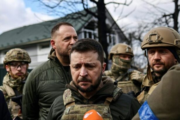 Zelenskyy Draws New Battle Line as Ukraine Threatens Russia’s Oil Refineries